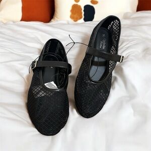 Elegant Black Mesh Flats